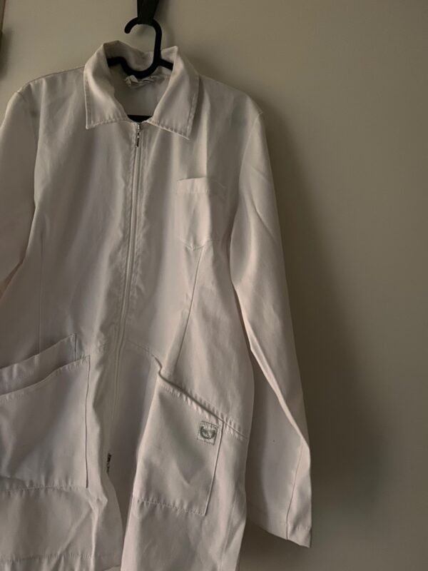 Men's White Long-Sleeve Jacket – Elegant & Trendy