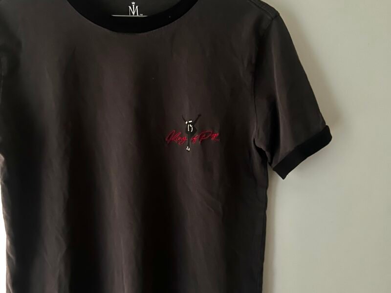 Michel Jacksonのブラックシャツ/Michel Jackson Black T-shirt.